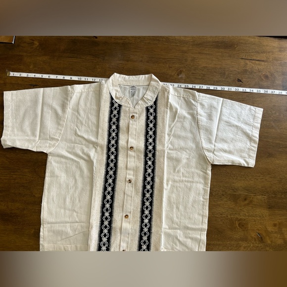 Men's Cream and Black Guayabera Shirt Size M - Picture 9 of 12